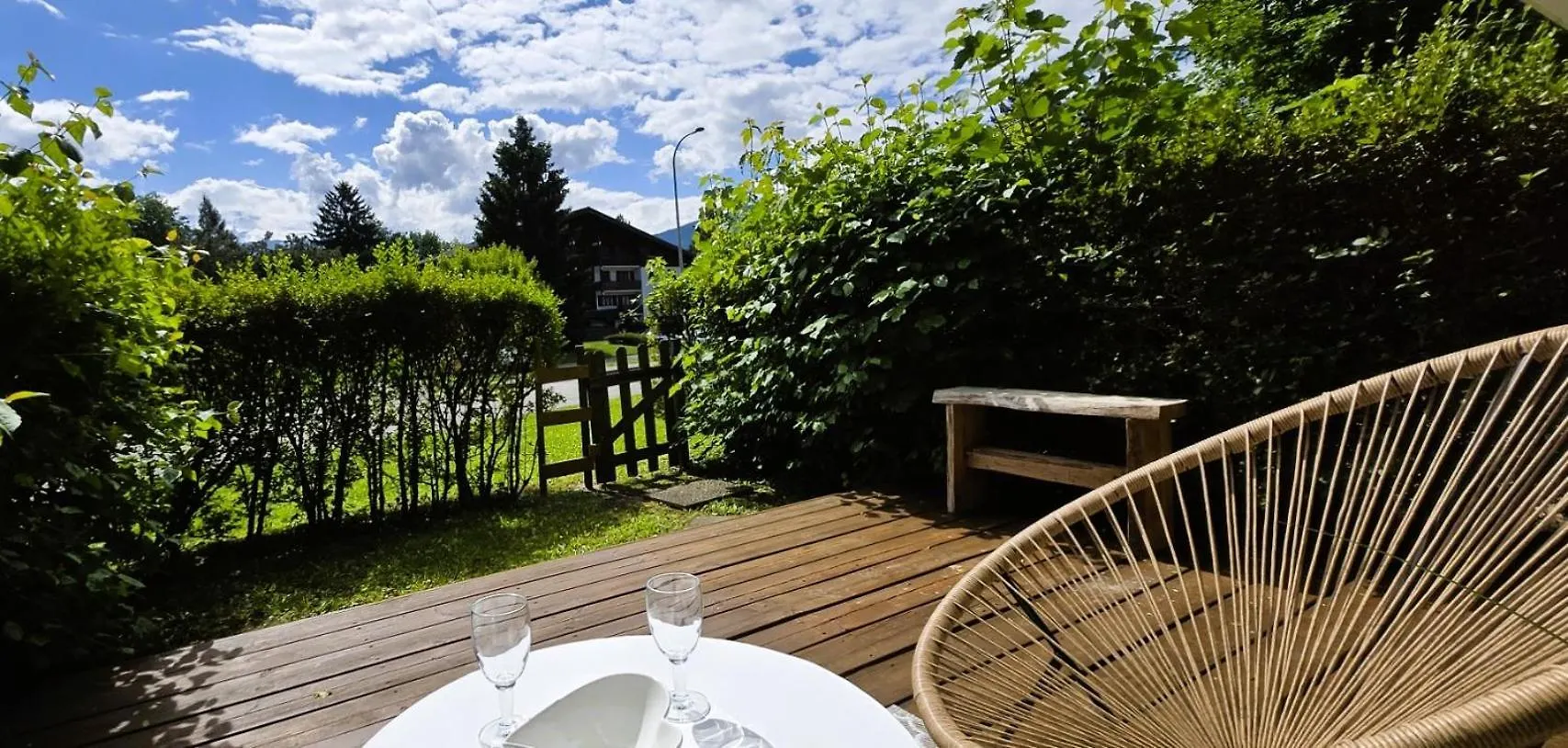 Joli Studio Avec Terrasse Sallanches
