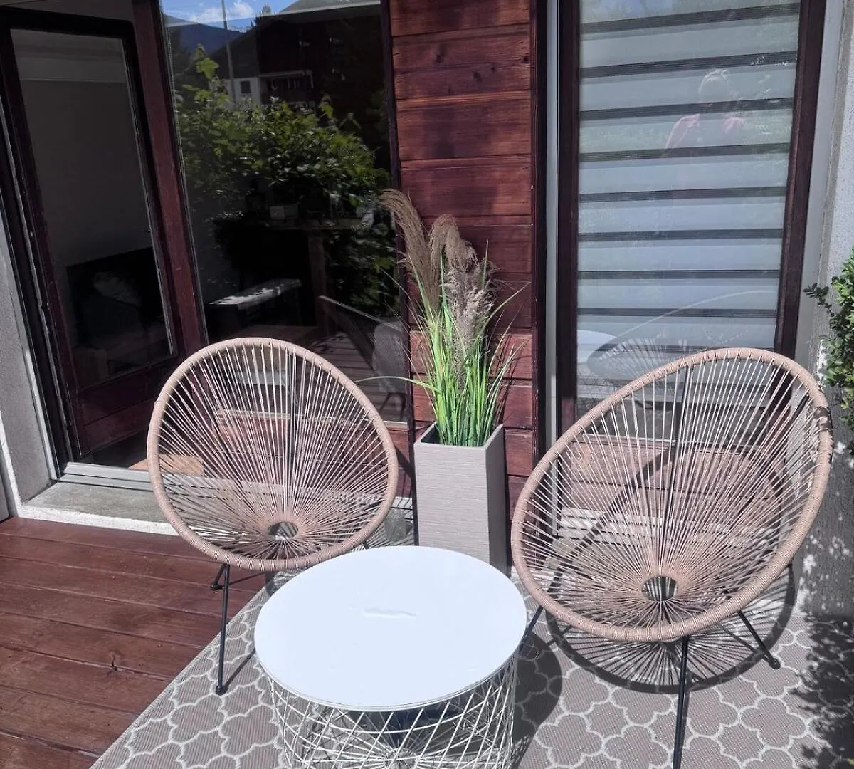 Joli Studio Avec Terrasse Sallanches Lägenhet